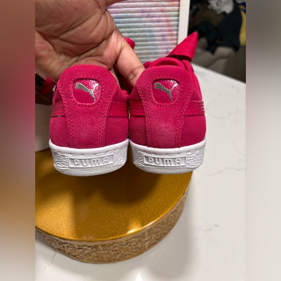 NWOT-Puma Suede Heart sneakers JR- Size 6.5👟 - Picture 6 of 12